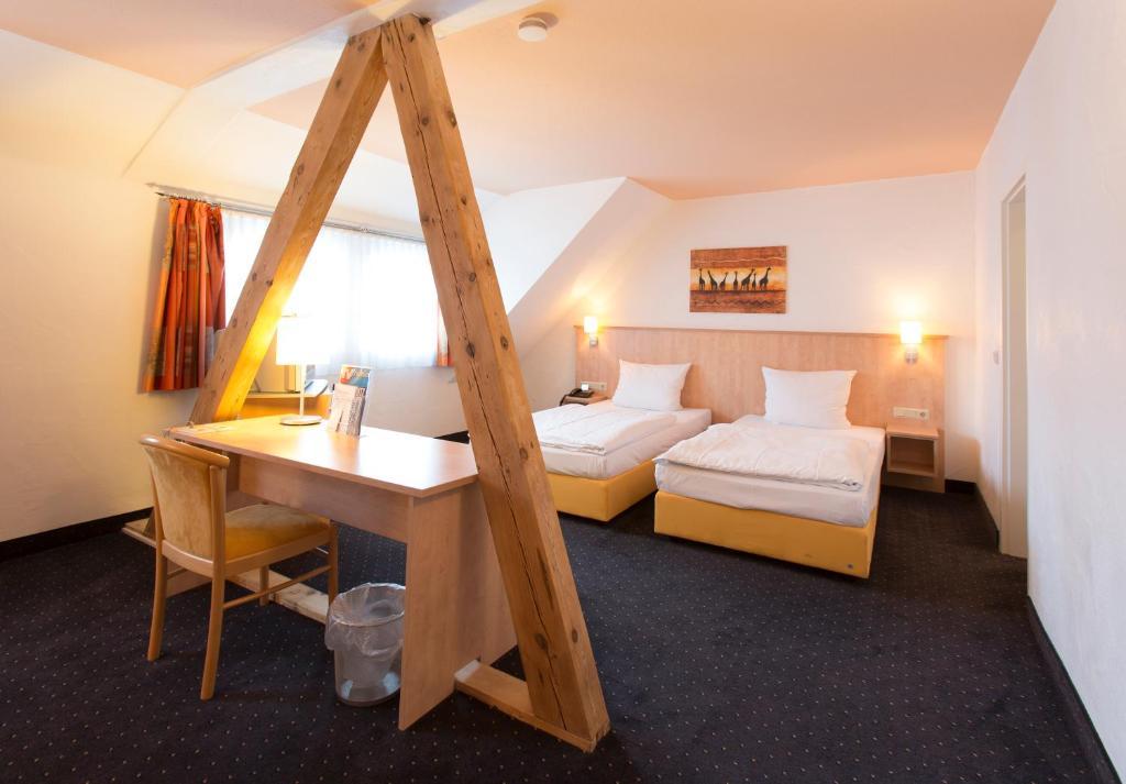 Hotel Barth Кайзерслаутерн Екстериор снимка