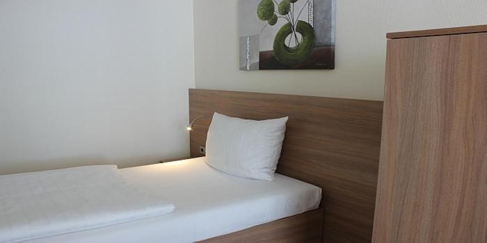 Hotel Barth Кайзерслаутерн Стая снимка